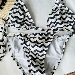 Lisa  Curran chevron black white bikini small